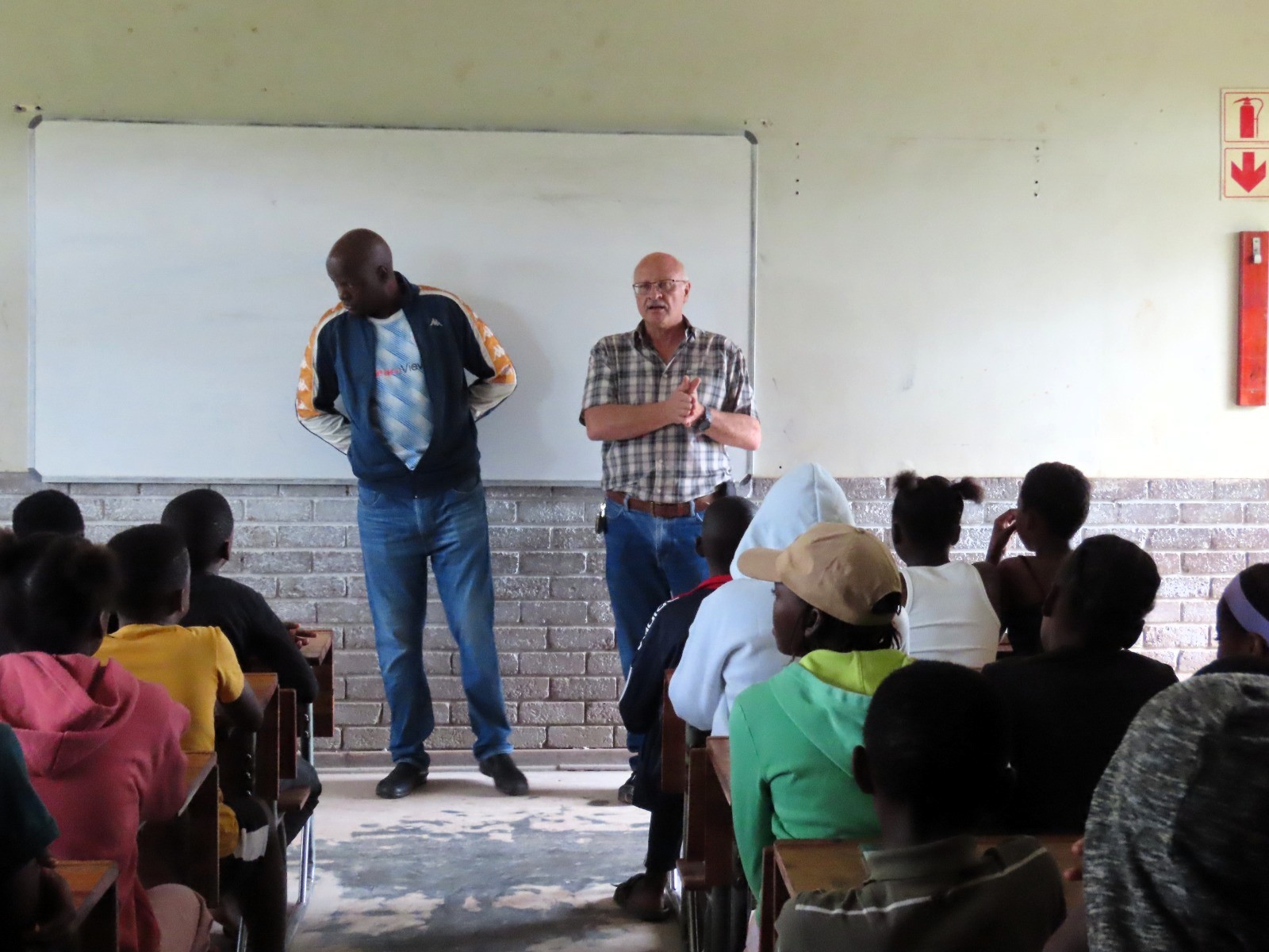 bybels 
                         uitgedeel